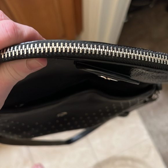 Beautiful Mark by Mark Jacob’s studded black shoulder bag - Picture 4 of 6